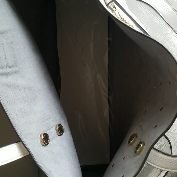 Calvin Klein Large, New W/O Tag White Leather Tote/Cross Body Bag, $60 - Picture 12 of 12